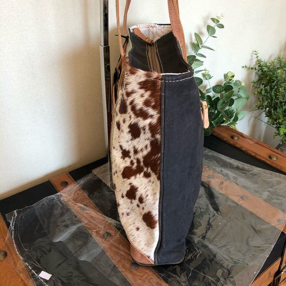 Myra Bag Leather Pocket Tote Up-cycled Canvas NWT - Picture 5 of 6